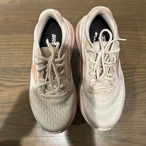 Brooks Ghost Cushion size 7, pink